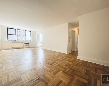 East 79th Street - Photo Thumbnail 1