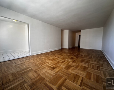 East 79th Street - Photo Thumbnail 2
