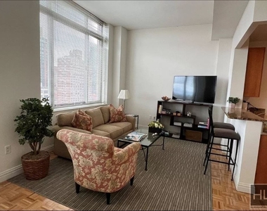 Lexington Ave - Photo Thumbnail 2