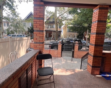 610 East 3 Street - Photo Thumbnail 15