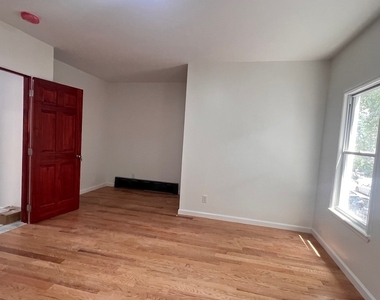 610 East 3 Street - Photo Thumbnail 6