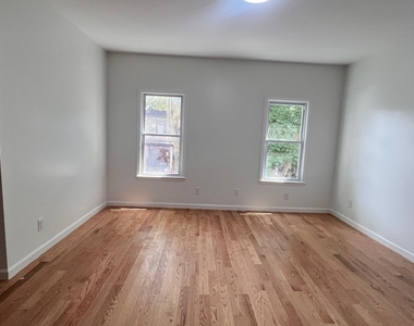 610 East 3 Street - Photo Thumbnail 9