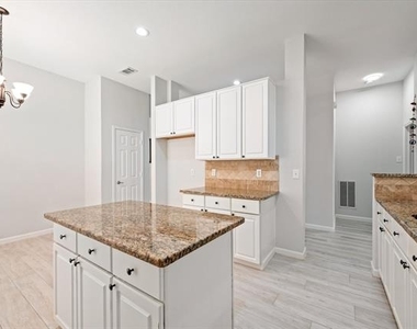 3517 Arbor Creek Lane - Photo Thumbnail 14