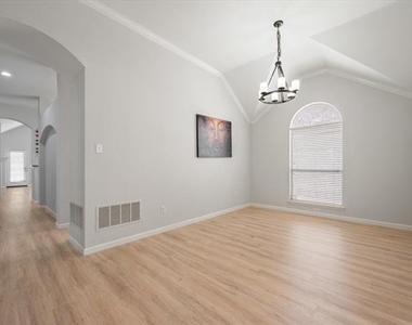 3517 Arbor Creek Lane - Photo Thumbnail 8