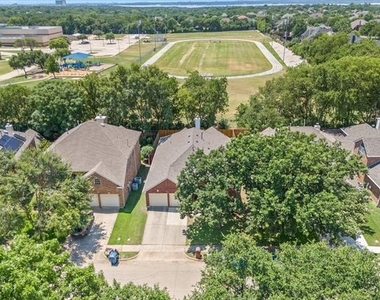 3517 Arbor Creek Lane - Photo Thumbnail 31