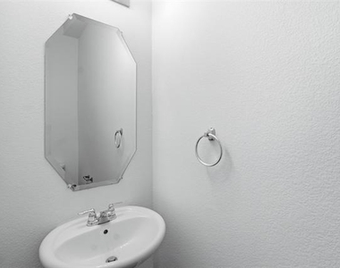 1716 Gayla Creek Drive - Photo Thumbnail 25