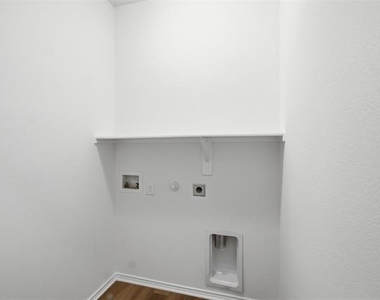 1716 Gayla Creek Drive - Photo Thumbnail 24