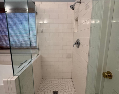 1325 Gatewood Drive - Photo Thumbnail 20