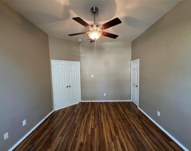 1325 Gatewood Drive - Photo Thumbnail 31
