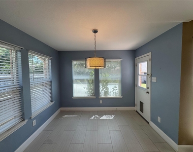 1325 Gatewood Drive - Photo Thumbnail 11