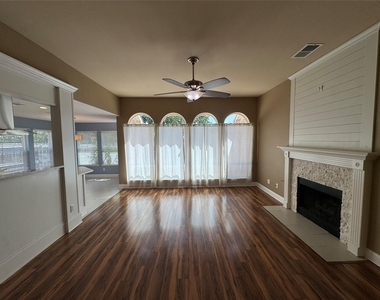 1325 Gatewood Drive - Photo Thumbnail 14