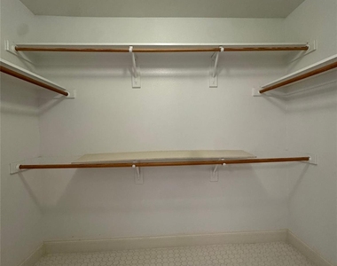1325 Gatewood Drive - Photo Thumbnail 24