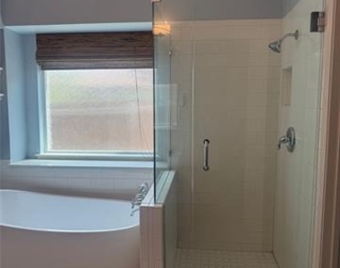 1325 Gatewood Drive - Photo Thumbnail 6