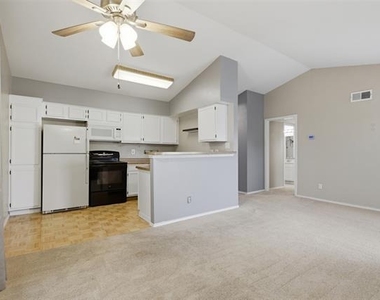 5909 Lake Hubbard Parkway - Photo Thumbnail 6
