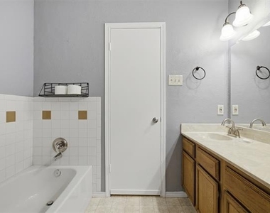 5909 Lake Hubbard Parkway - Photo Thumbnail 24