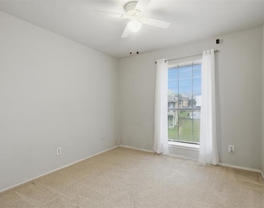 5909 Lake Hubbard Parkway - Photo Thumbnail 14