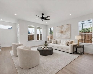 2326 Fairfax Drive - Photo Thumbnail 3