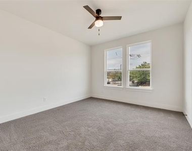 2326 Fairfax Drive - Photo Thumbnail 20