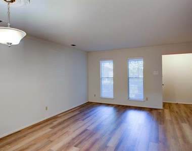 6328 Rincon Way - Photo Thumbnail 4