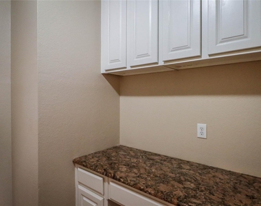 9130 Bottlebrush Lane - Photo Thumbnail 14