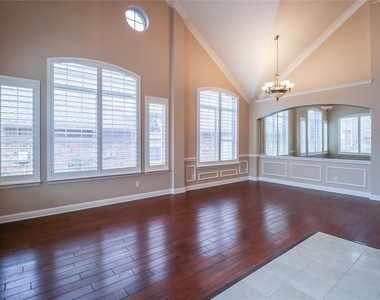 9130 Bottlebrush Lane - Photo Thumbnail 4