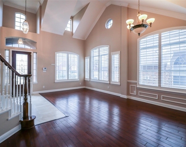 9130 Bottlebrush Lane - Photo Thumbnail 2
