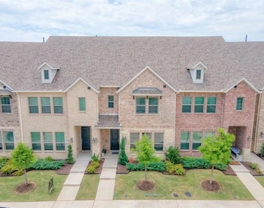 1564 Windermere Way - Photo Thumbnail 6