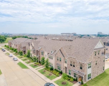 1564 Windermere Way - Photo Thumbnail 5