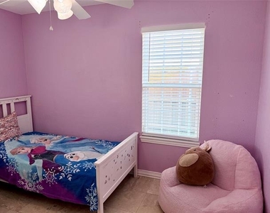 1109 Leyenda Drive - Photo Thumbnail 10