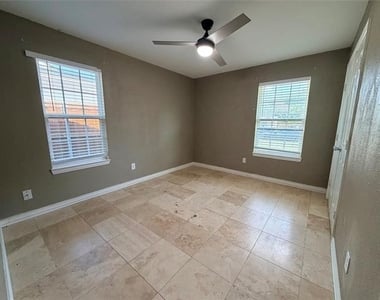 1109 Leyenda Drive - Photo Thumbnail 13