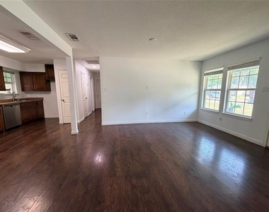 1109 Leyenda Drive - Photo Thumbnail 5