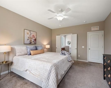 3713 Limousine Parkway - Photo Thumbnail 12