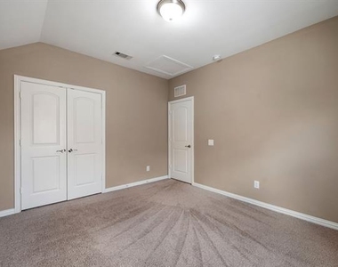 3713 Limousine Parkway - Photo Thumbnail 27