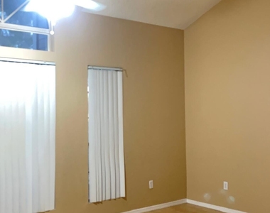 8888 N 47th Avenue - Photo Thumbnail 8