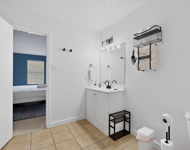 2316 White Oak Drive - Photo Thumbnail 21