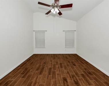 10117 Sourwood Drive - Photo Thumbnail 3