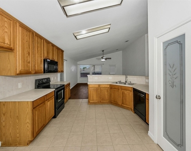 10117 Sourwood Drive - Photo Thumbnail 17