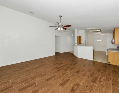 10117 Sourwood Drive - Photo Thumbnail 12
