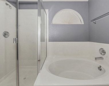 10117 Sourwood Drive - Photo Thumbnail 6