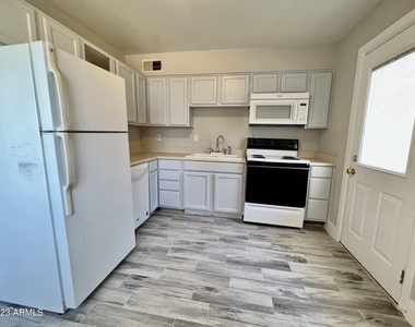 1413 N Jay Street - Photo Thumbnail 4