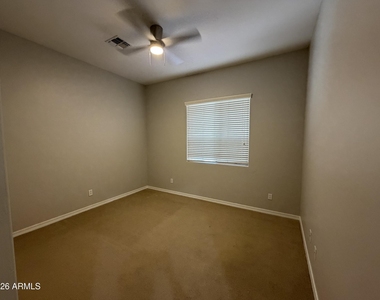 2417 E Iris Drive - Photo Thumbnail 32