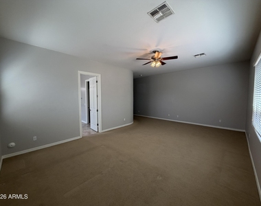 2417 E Iris Drive - Photo Thumbnail 16