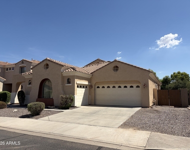 2417 E Iris Drive - Photo Thumbnail 2
