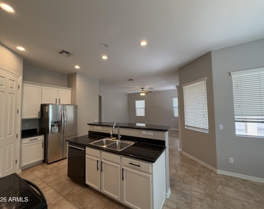 2417 E Iris Drive - Photo Thumbnail 9