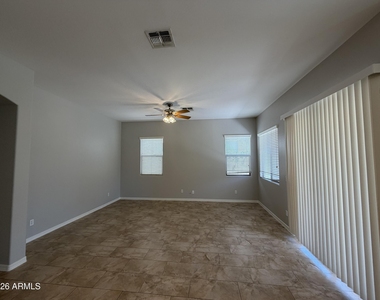 2417 E Iris Drive - Photo Thumbnail 12