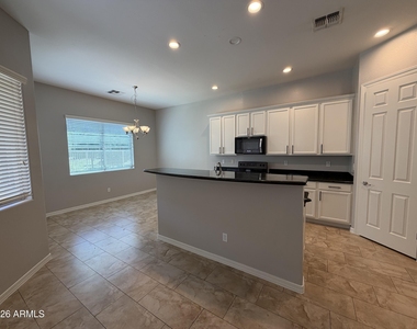 2417 E Iris Drive - Photo Thumbnail 6