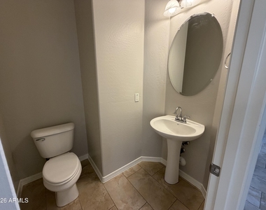 2417 E Iris Drive - Photo Thumbnail 24