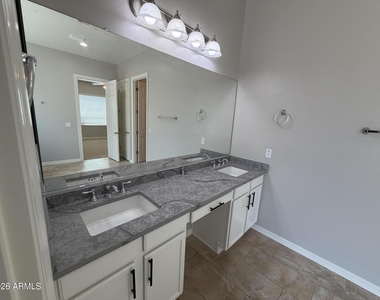 2417 E Iris Drive - Photo Thumbnail 19