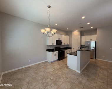 2417 E Iris Drive - Photo Thumbnail 8