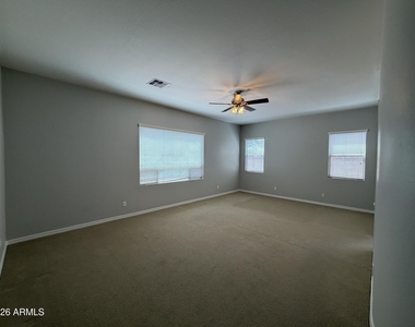 2417 E Iris Drive - Photo Thumbnail 13